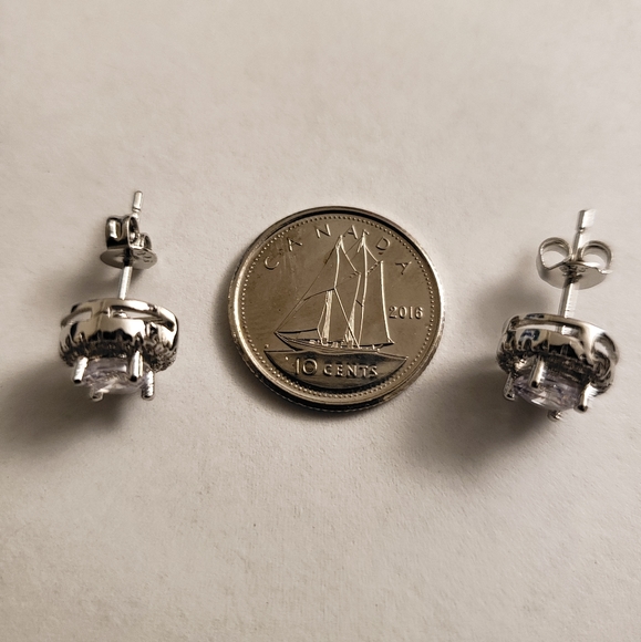 Silver Filled Stud Earrings Fashion Jewelry - Picture 5 of 5